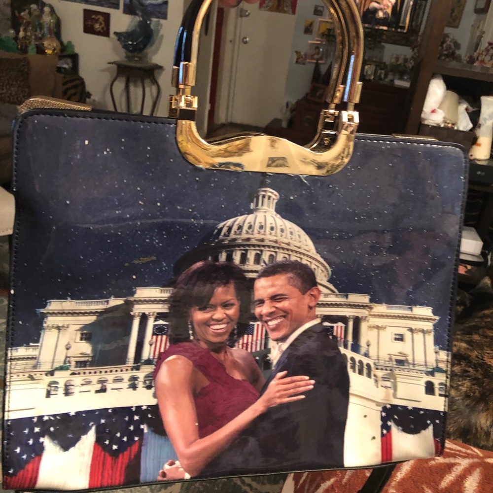OBAMAS handbag!